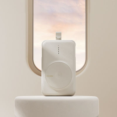 Un buon prezzo. Magnetic Adsorption Power Bank 10000MAH 5W 7.5W Tecnologia di ricarica ignifuga in Li-polimero in linea